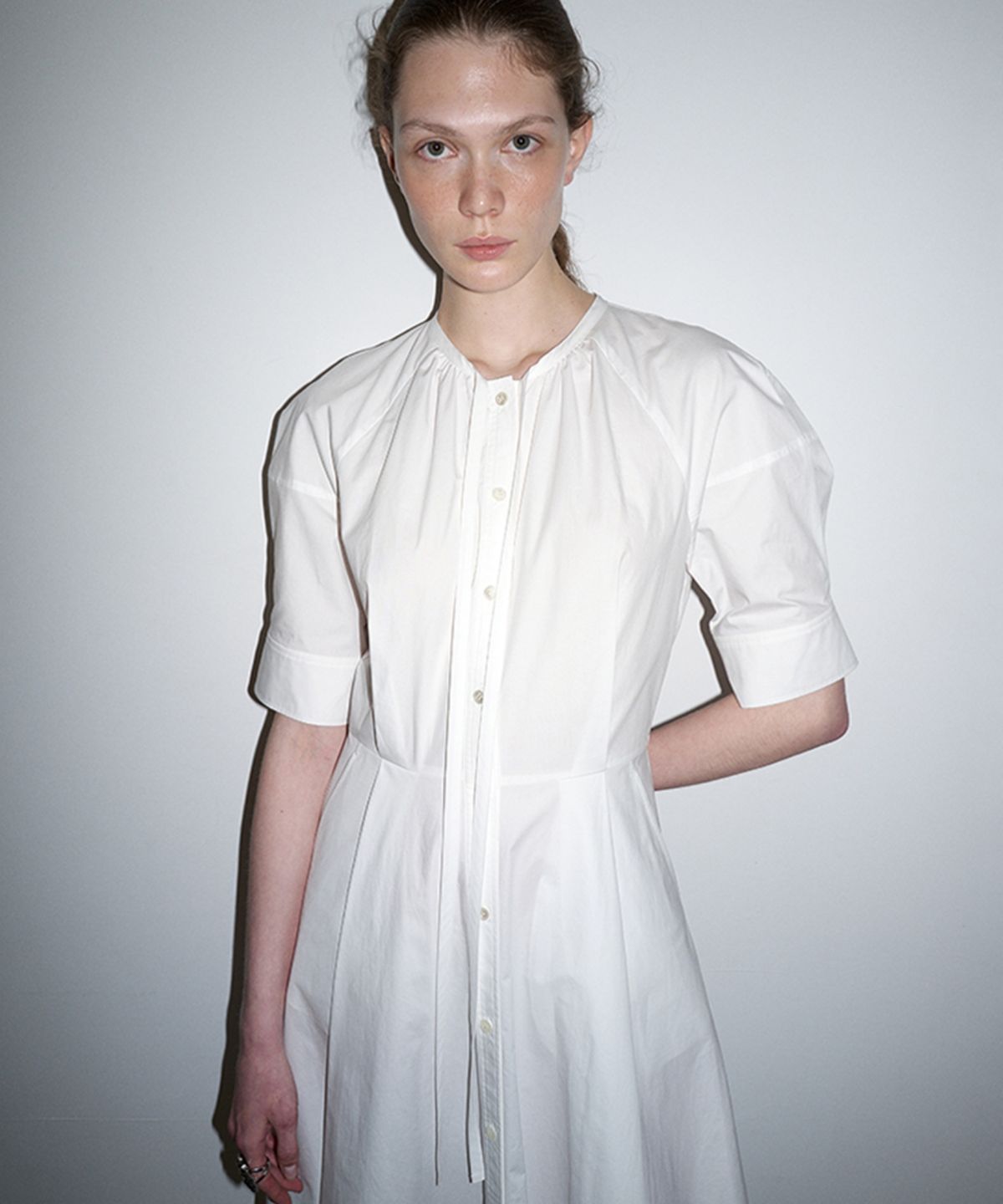 더룸(THELOOM) TIE NECK DRESS_WHITE