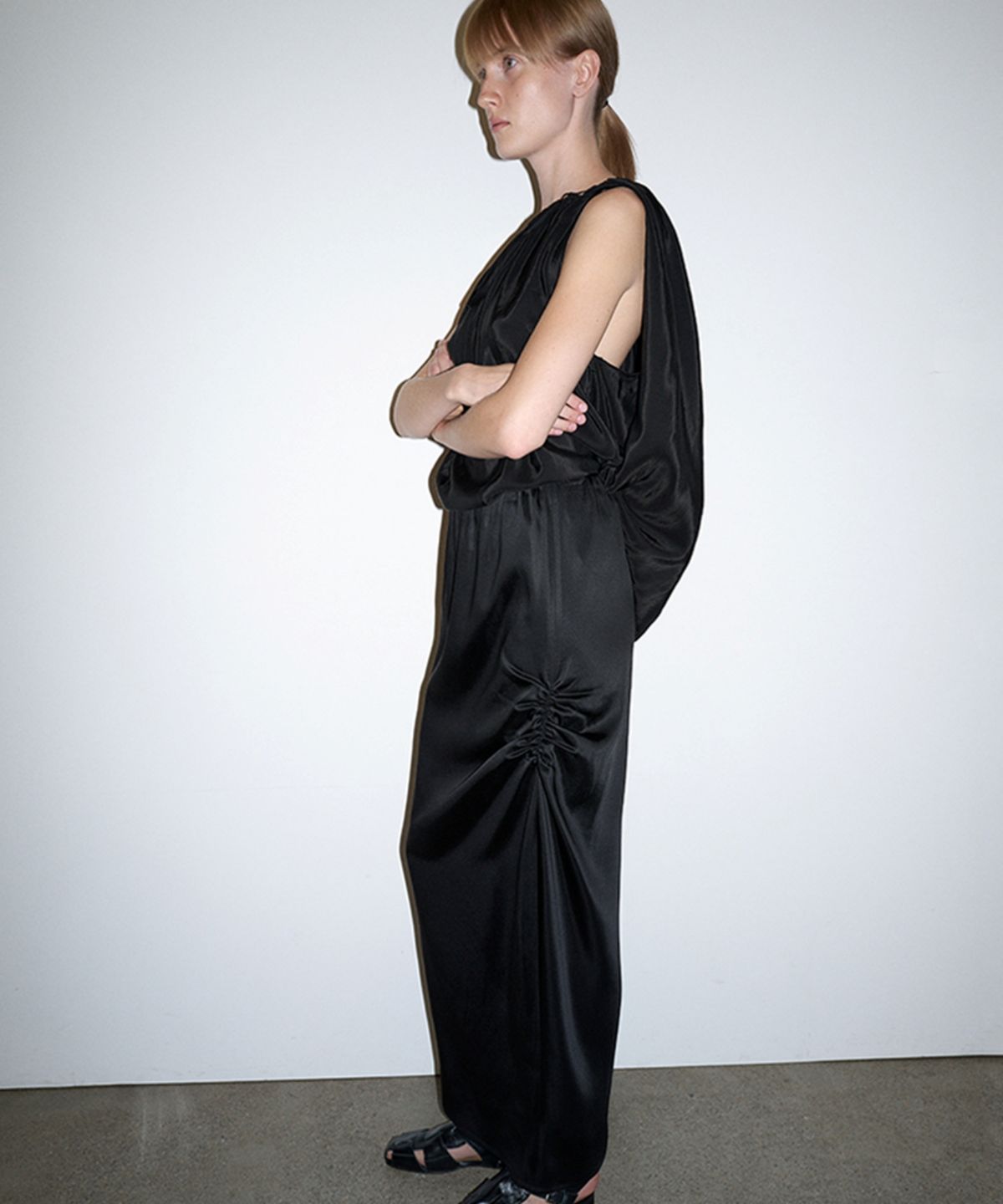 더룸(THELOOM) CAPE BLOUSE_BLACK