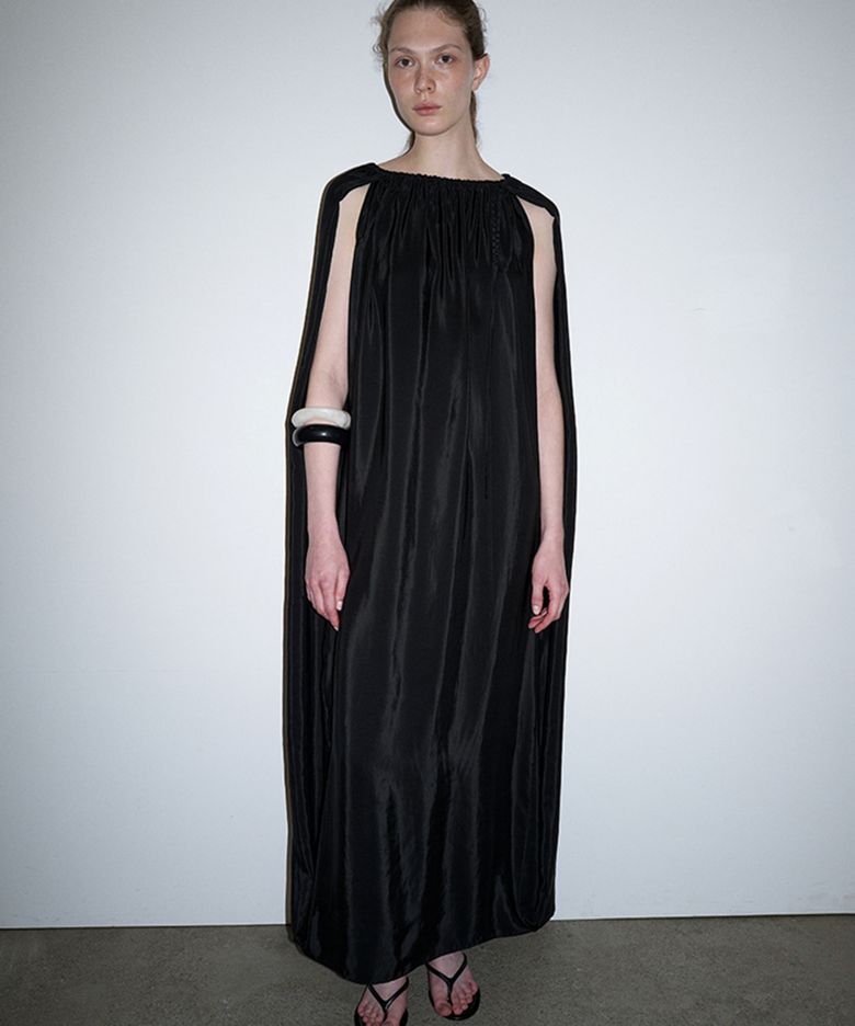 CAPE DRESS_BLACK