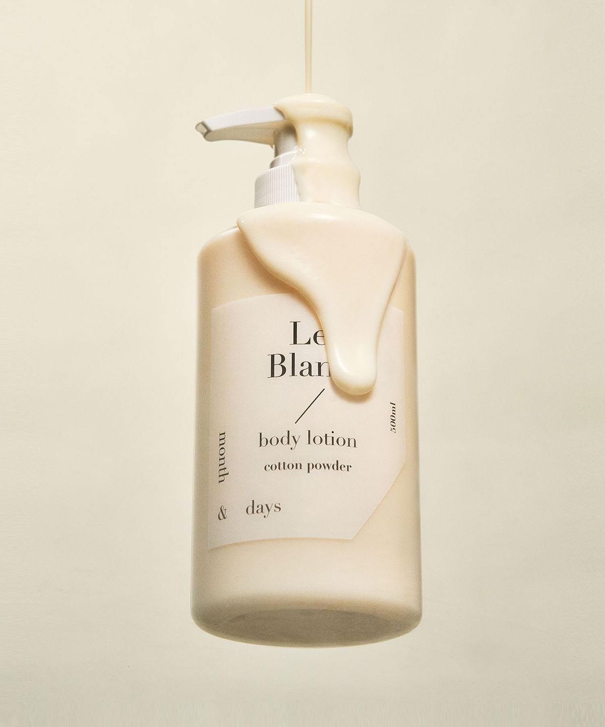 먼스앤데이즈(MONTHNDAYS) 퍼퓸케어 바디로션 르 블랑 베이비파우더향 500ml