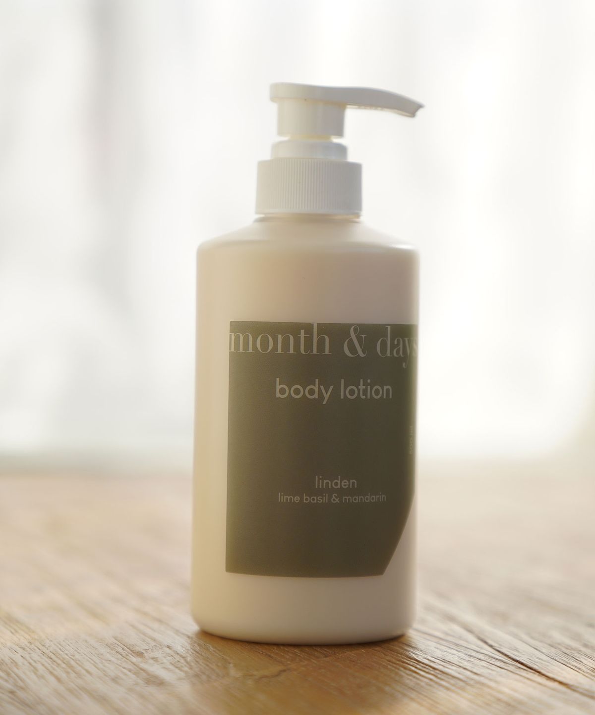 먼스앤데이즈(MONTHNDAYS) 퍼퓸케어 바디로션 린든 라임 앤 바질 만다린 500ml