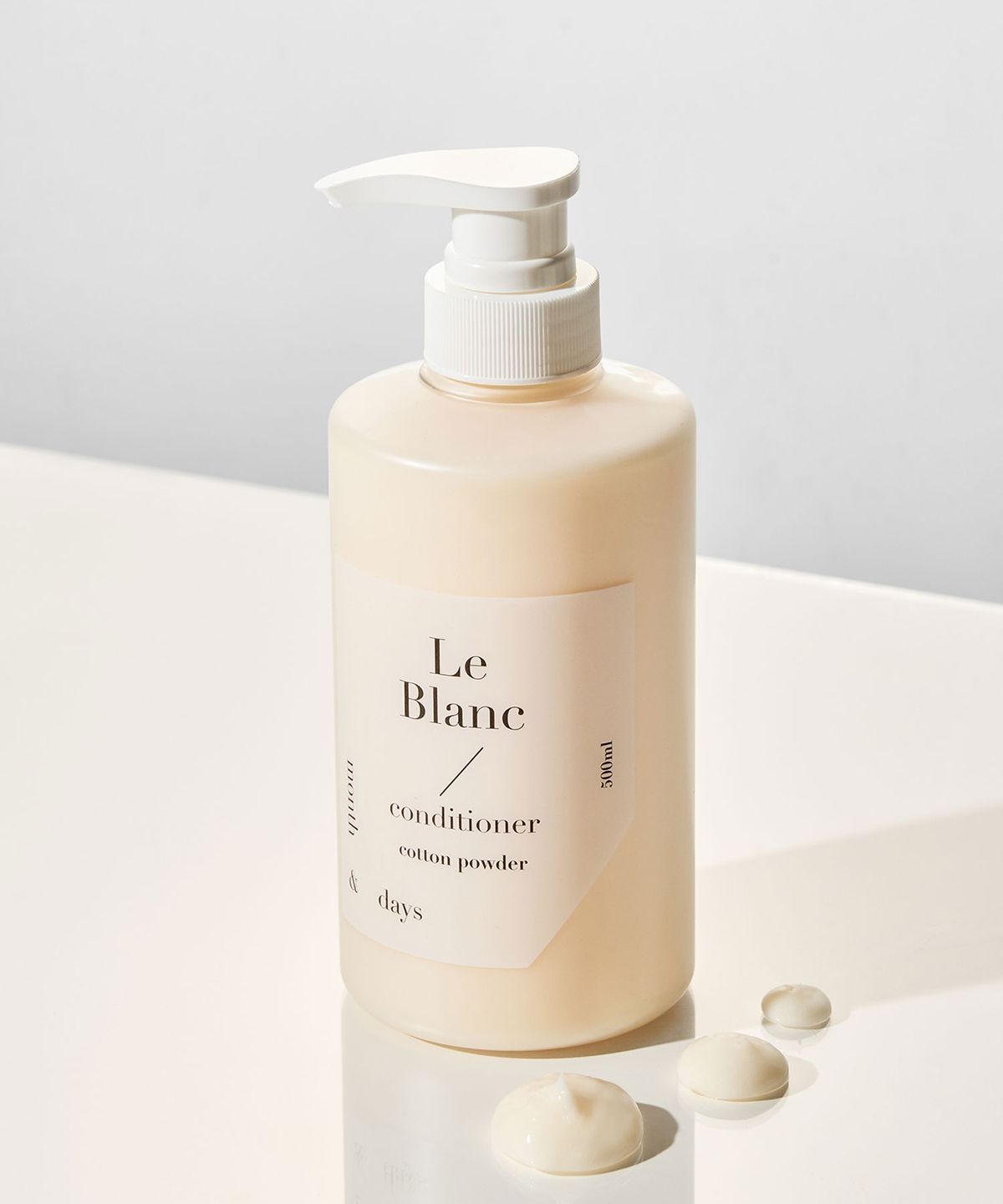먼스앤데이즈(MONTHNDAYS) 퍼퓸케어 컨디셔너 르 블랑 베이비파우더향 500ml