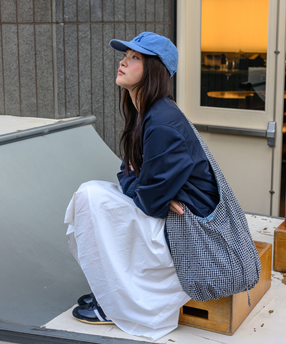 타미카집(TAMIKA ZIP) Peek-a-boo Reversible bag_Black