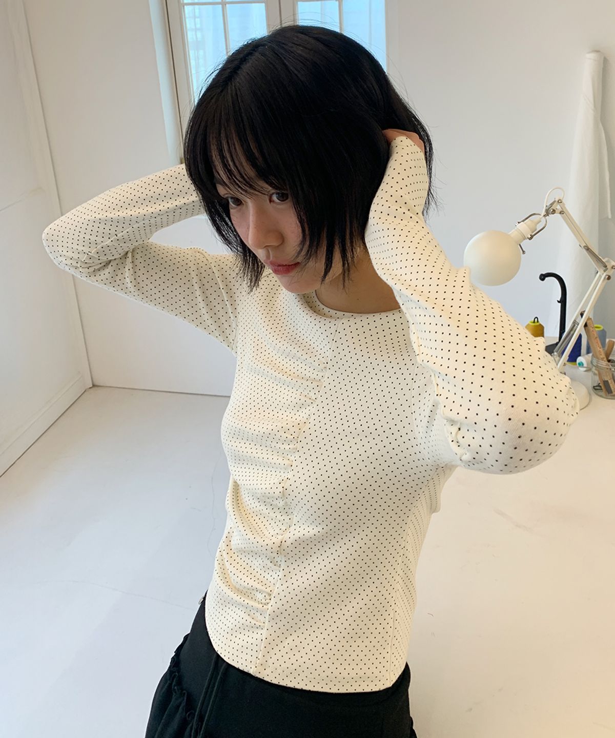 론론(RONRON) RUCHED SLIM FIT T SHIRT IVORY DOT