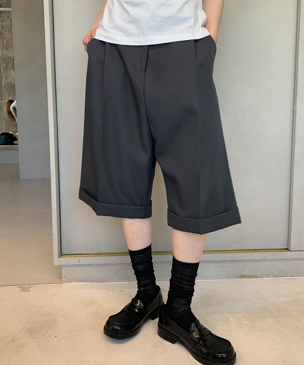 론론(RONRON) RELAXED BANDING HALF PANTS GREY