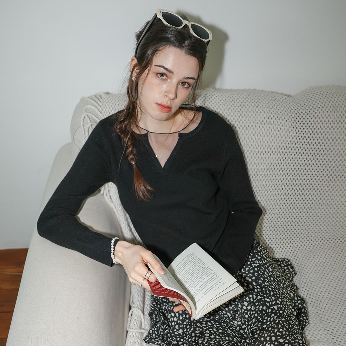 던드롭(DUNDROP) DD_Sheer neckline knit top_3color