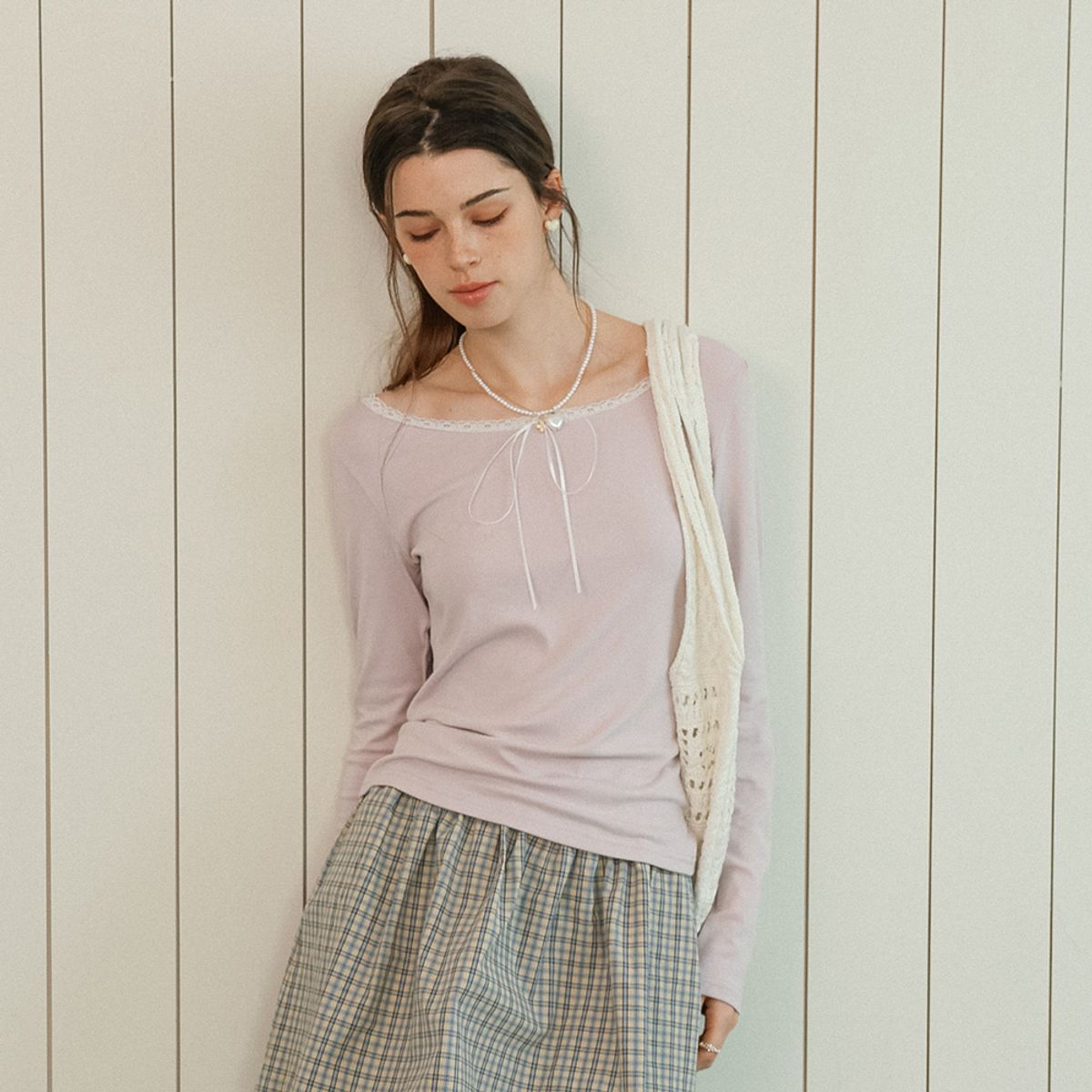 던드롭(DUNDROP) DD_Ribbon detail slim fit top_2color