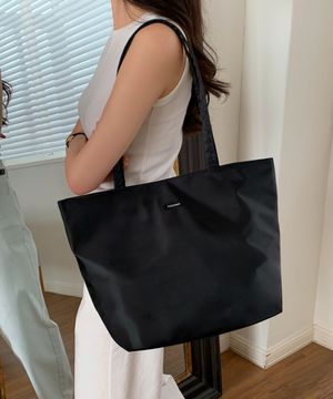 캐빈 나일론 숄더백 블랙