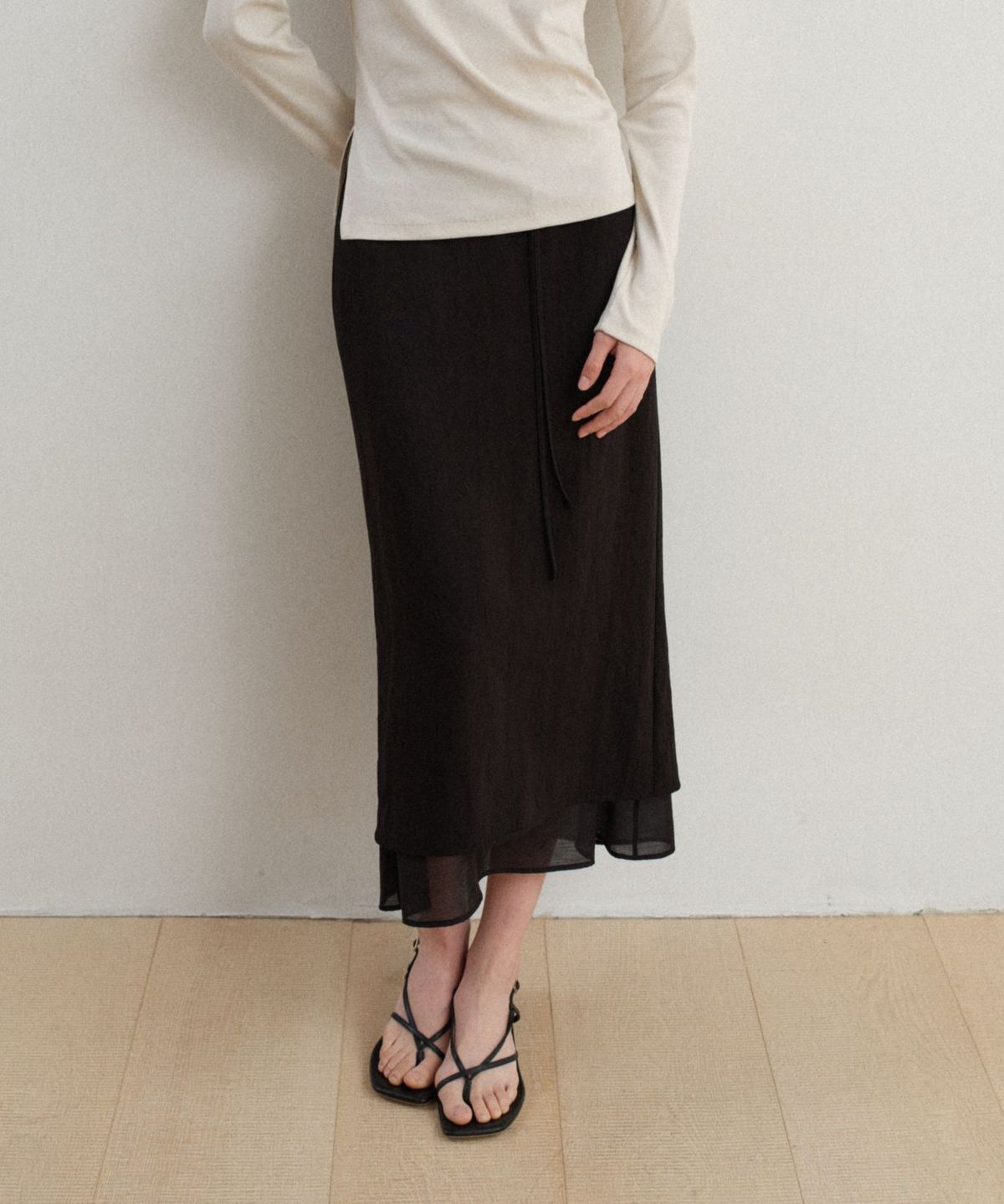 토와브(TOWAV) NUUA H SKIRT_BLACK