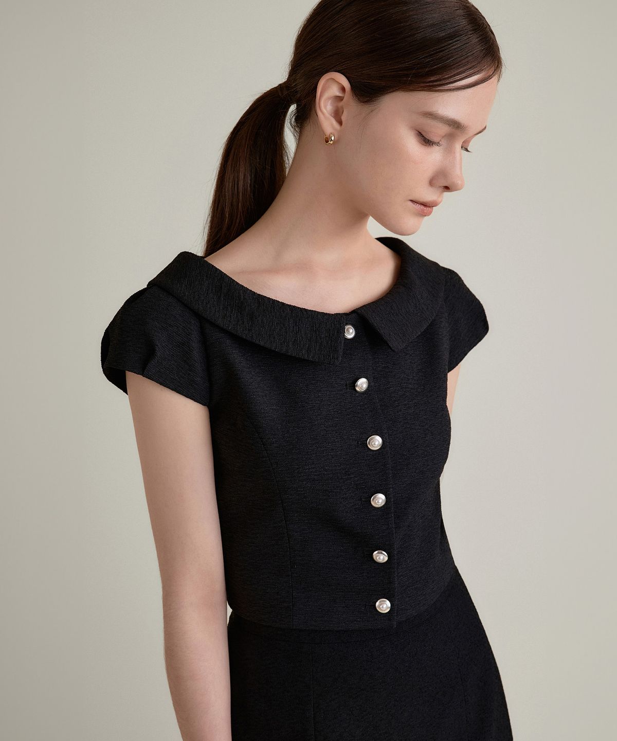 토와브(TOWAV) ANN SHORT SLEEVE JACKET_BLACK