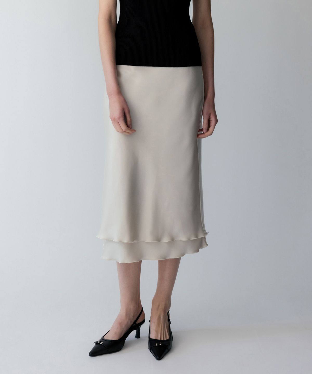 토와브(TOWAV) VEILL SATIN SKIRT