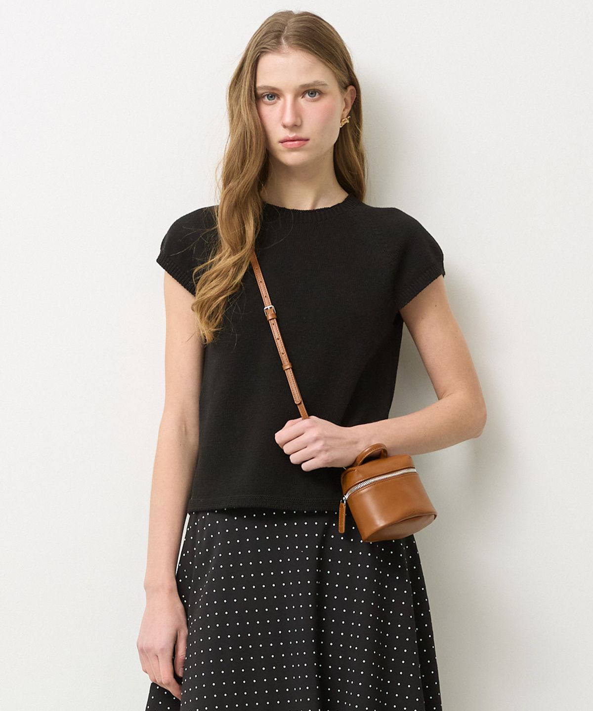 뉴루키(NEW LOOKY) Feminine short-sleeved knit_Black