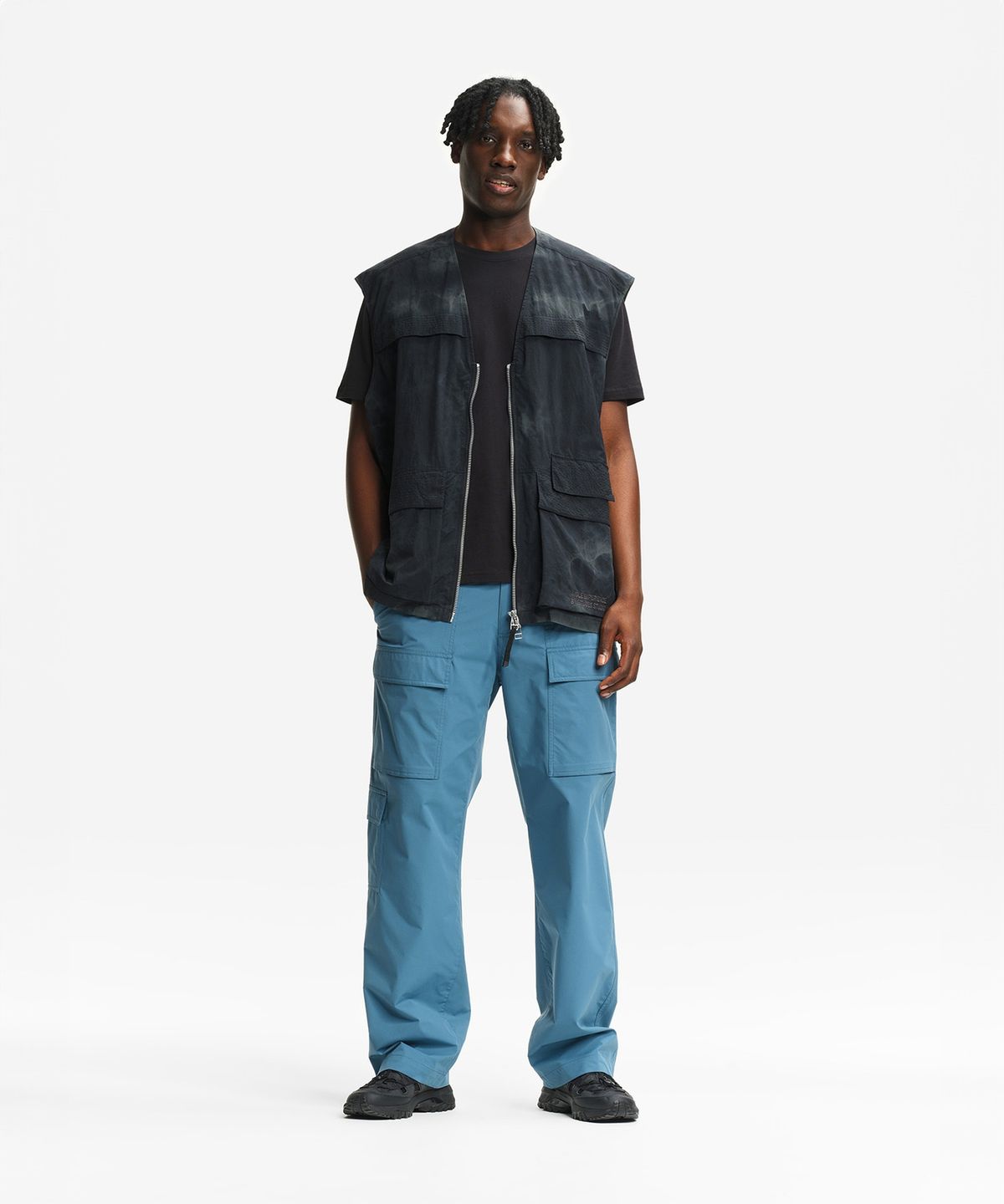 에이글(Aigle) 공용 멀티포켓 팬츠 Aigle Experience by Etudes Studio AIS26UBOT002AEB