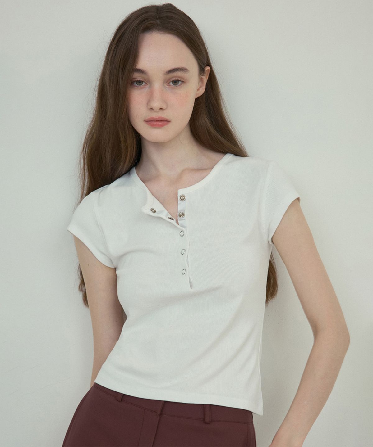 아우어노스텔지아(OURNOSTALGIA) Vintage Snap henryneck t-shirt_Ivory(O25-TP12)