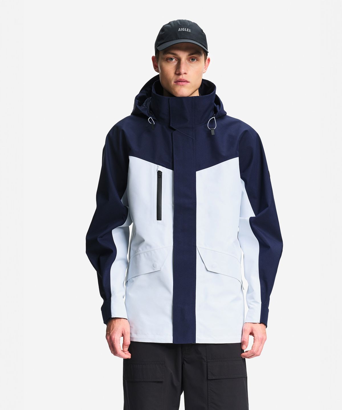 에이글(Aigle) 남성 GORE-TEX 숏 멀티포켓 후드 파카 AIS26MOUT006BLAC