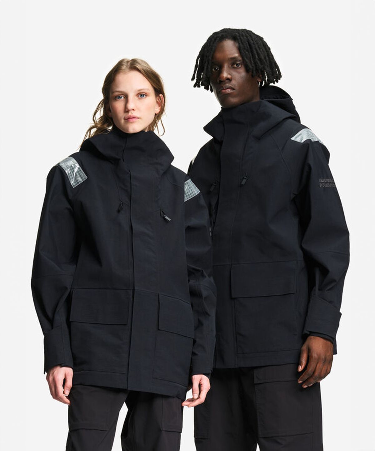 에이글(Aigle) 공용 테크니컬 고어텍스 자켓 Aigle Experience by Etudes Studio AIS26UOUT005NOI