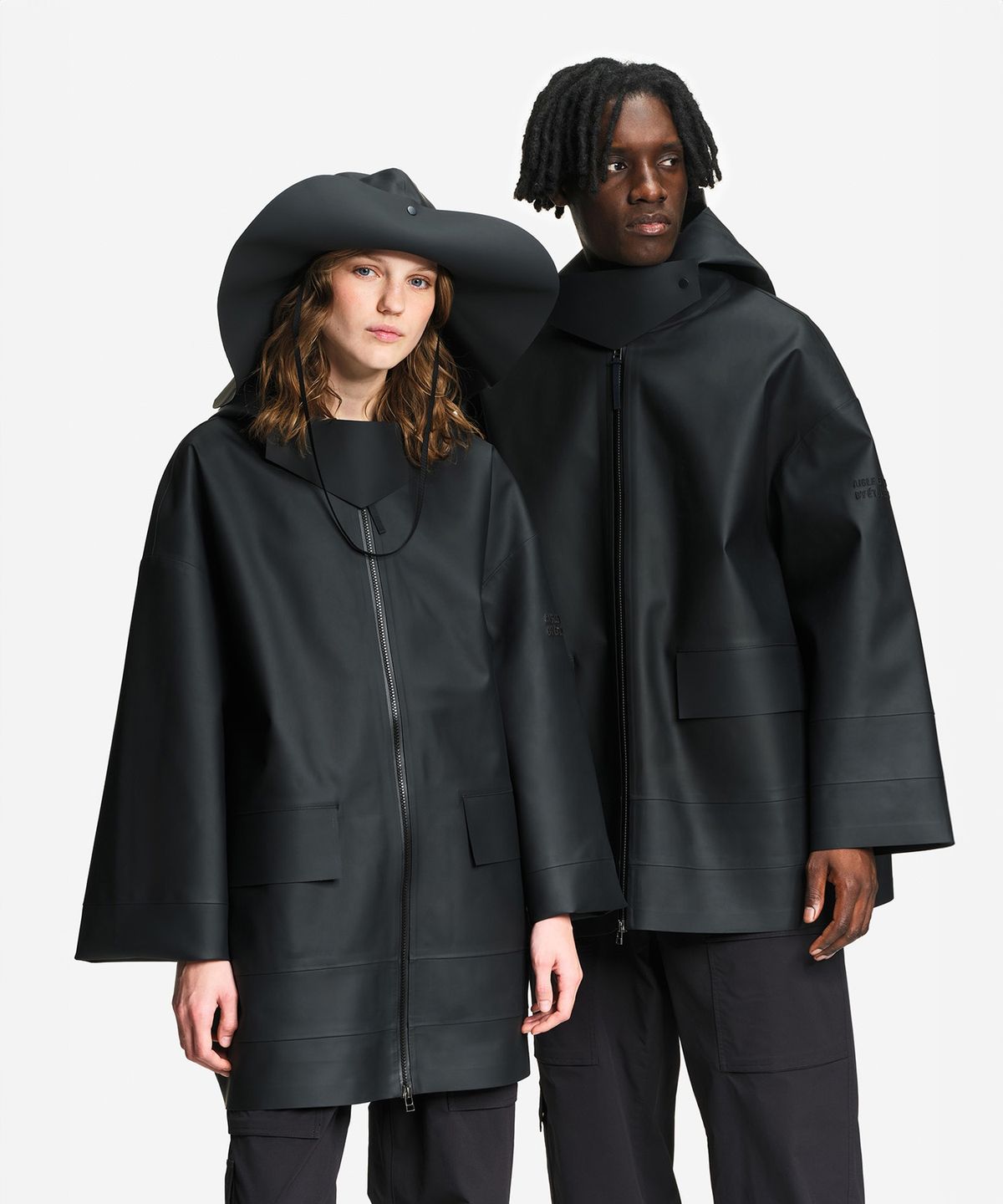 에이글(Aigle) 공용 러버 윈드브레이커 코트 Aigle Experience by Etudes Studio AIS26UOUT006NOI