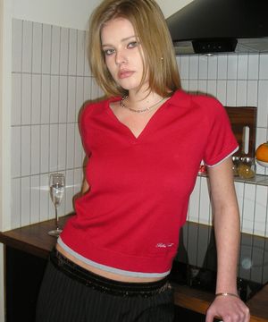 에센셜 레이어드 카라 니트-레드