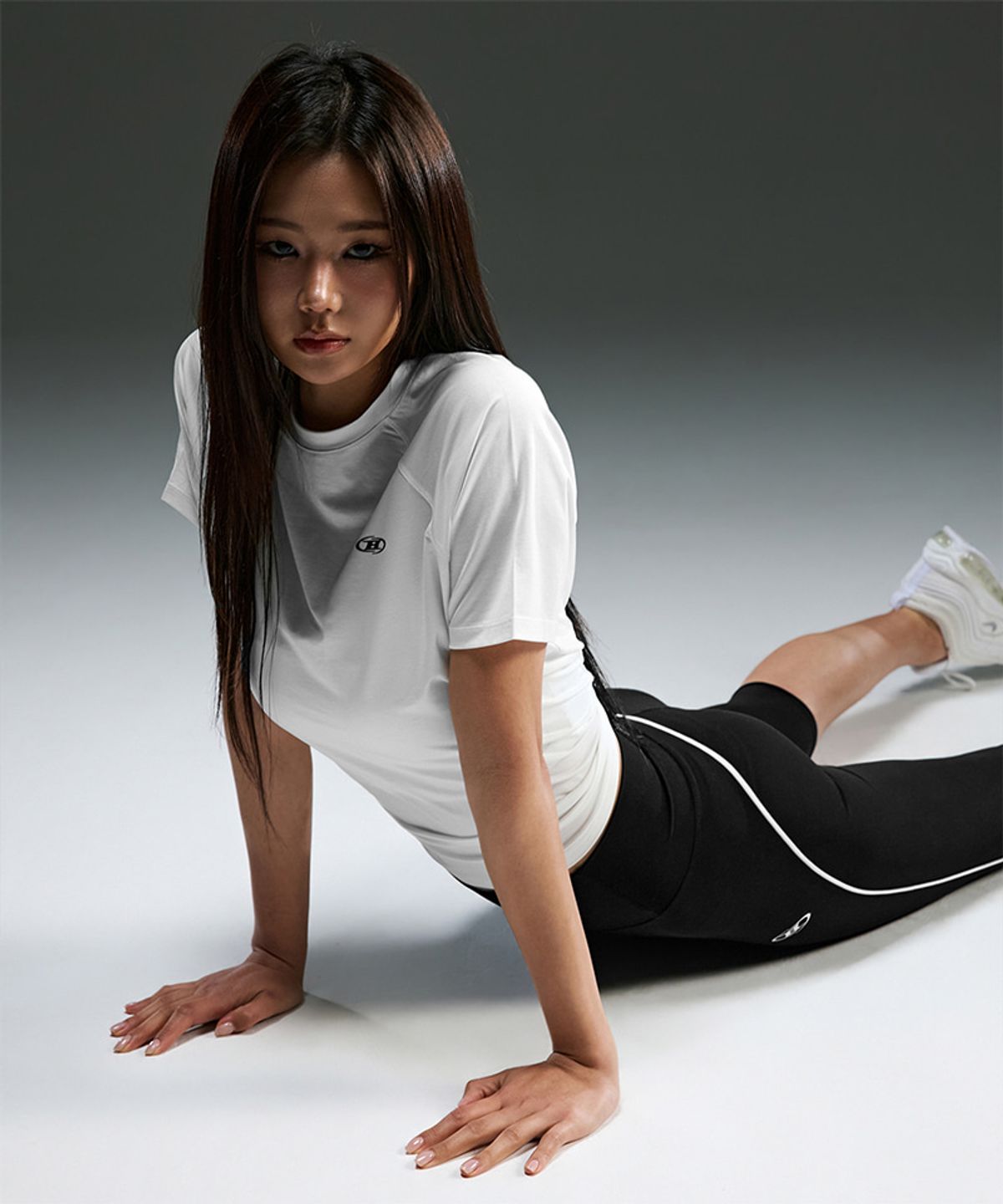 본투윈(BORN TO WIN) W SLIT COVER UP T-SHIRTS [WHITE]