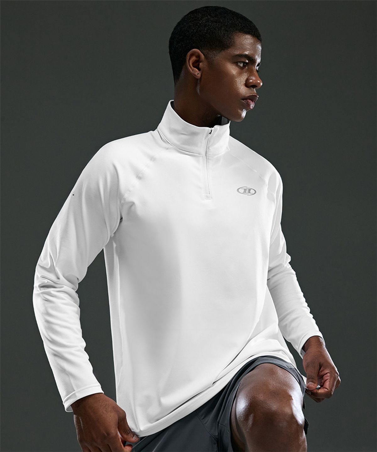 본투윈(BORN TO WIN) SYMBOL B SEMI MUSCLE FIT HALF ZIP-UP LONG SLEEVE [WHITE]