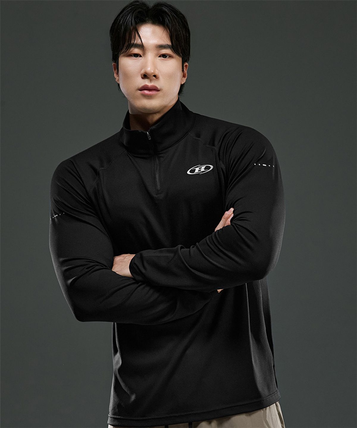 본투윈(BORN TO WIN) SYMBOL B SEMI MUSCLE FIT HALF ZIP-UP LONG SLEEVE [BLACK]