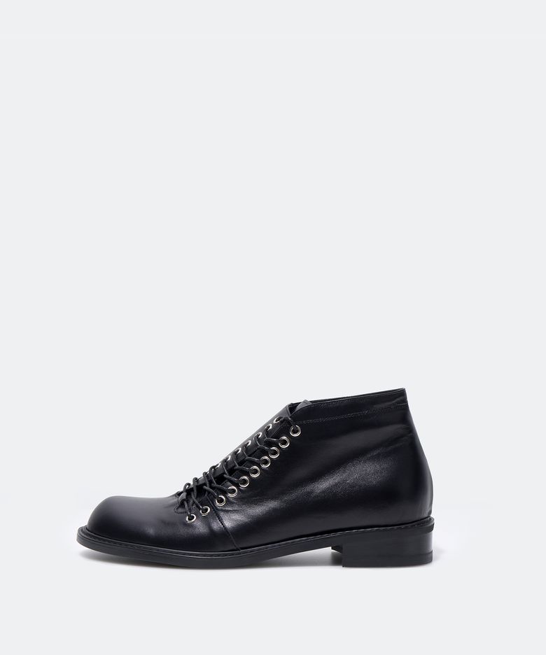 EYELET RING SHOES BLACK