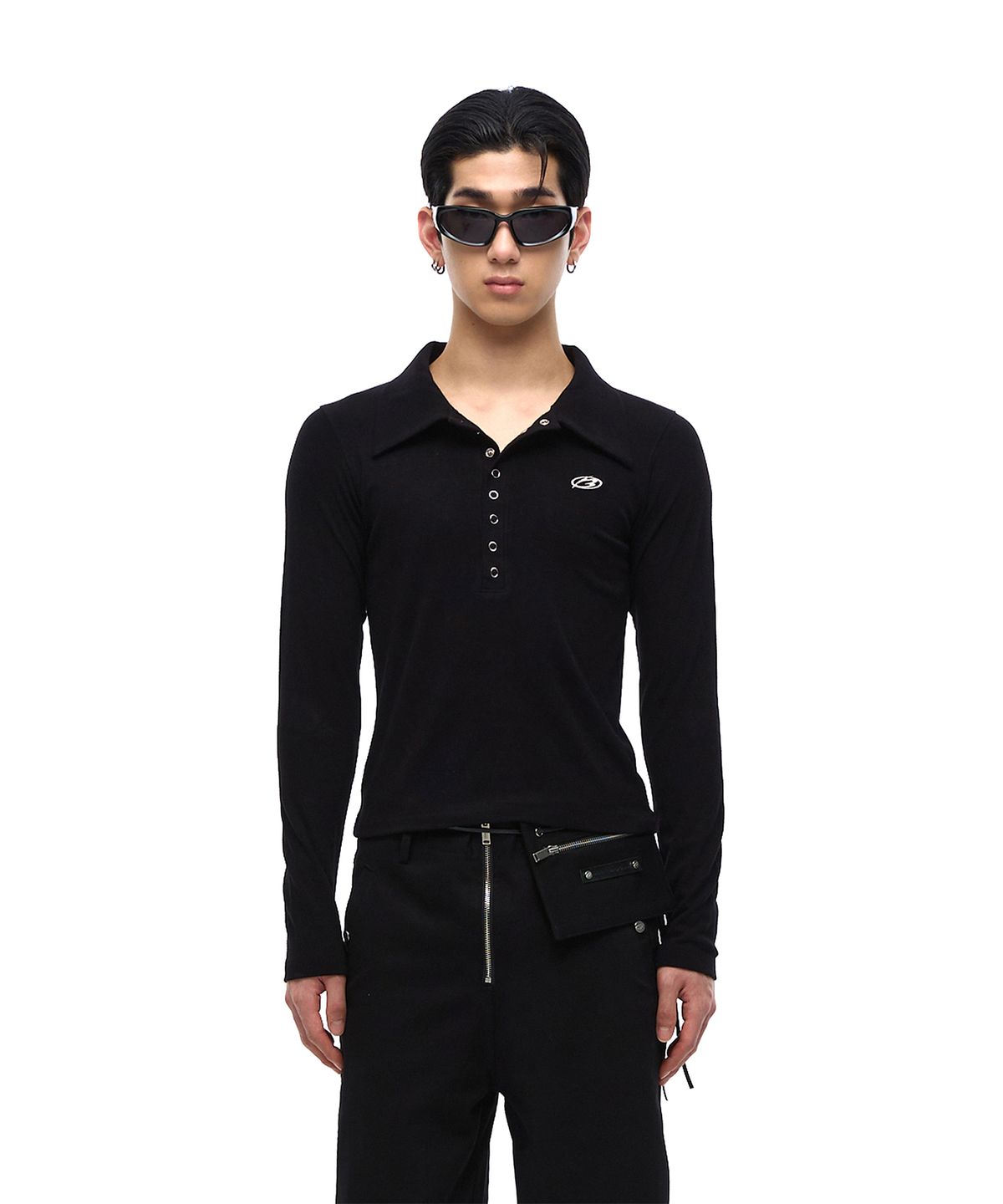 모어댄블랙(MORE THAN BLACK) LOGO SNAP COLLAR LONG SLEEVE