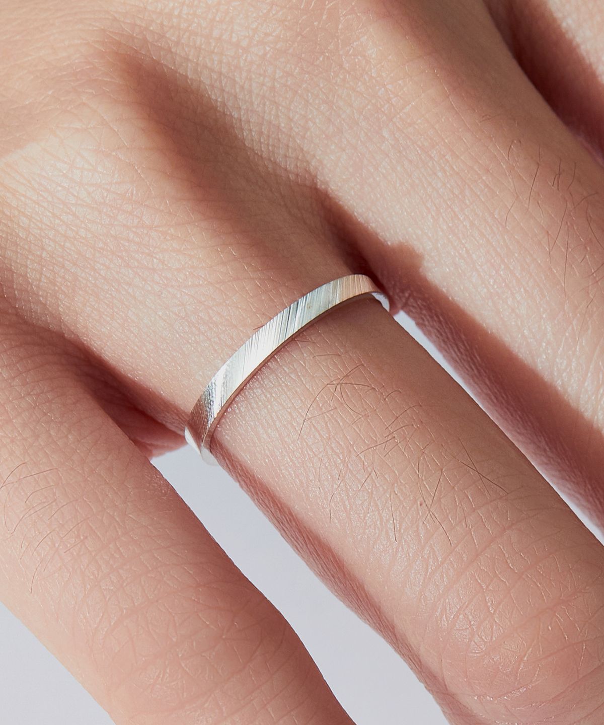 엘렌쥬얼리(HELENE JEWELRY) 925 실버 다이아고날 컷팅 미스 링 은 반지