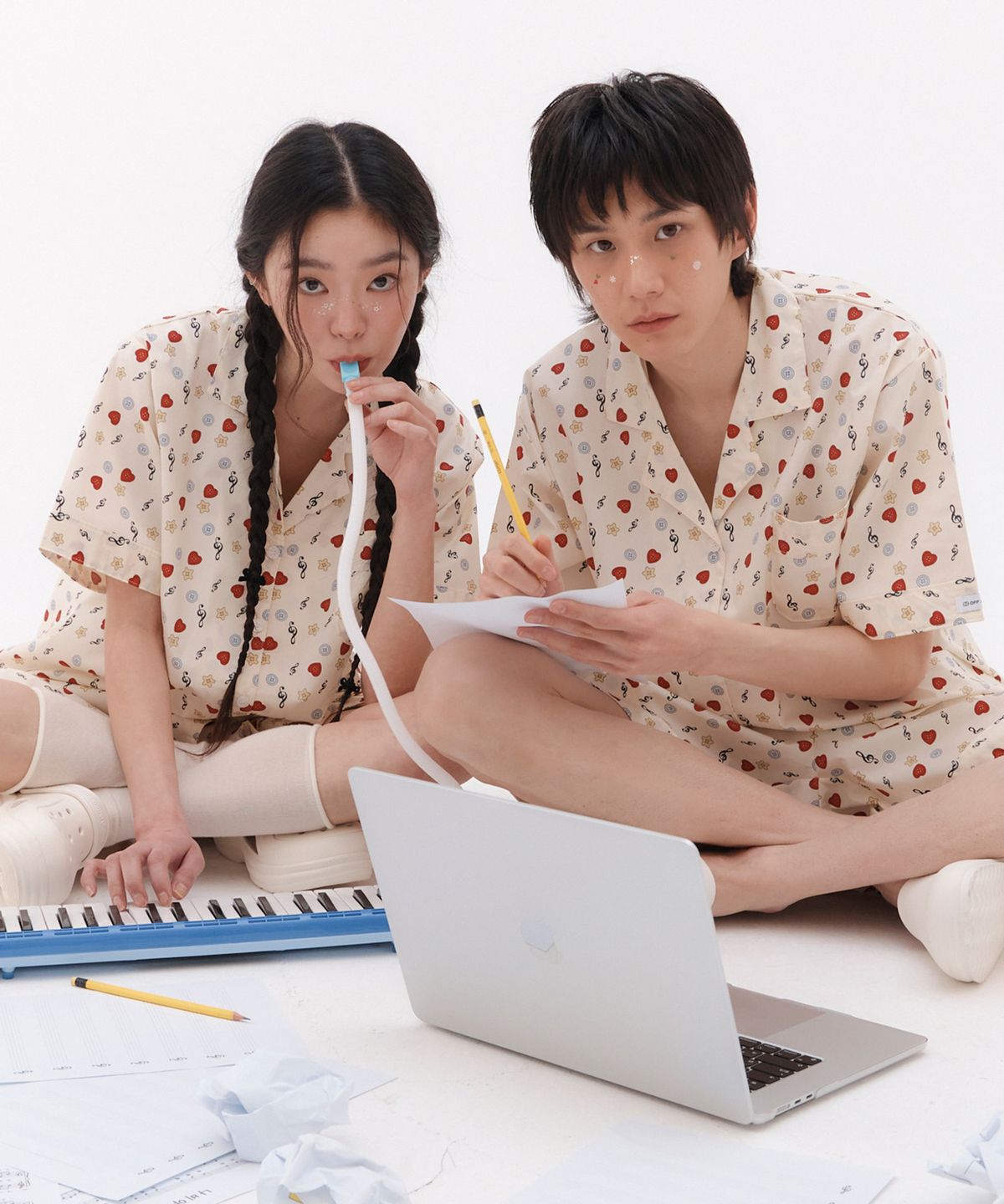 오프아워(OFFHOUR) [2SET] 드리미두들스 못말리는음악가 반팔 잠옷 세트
