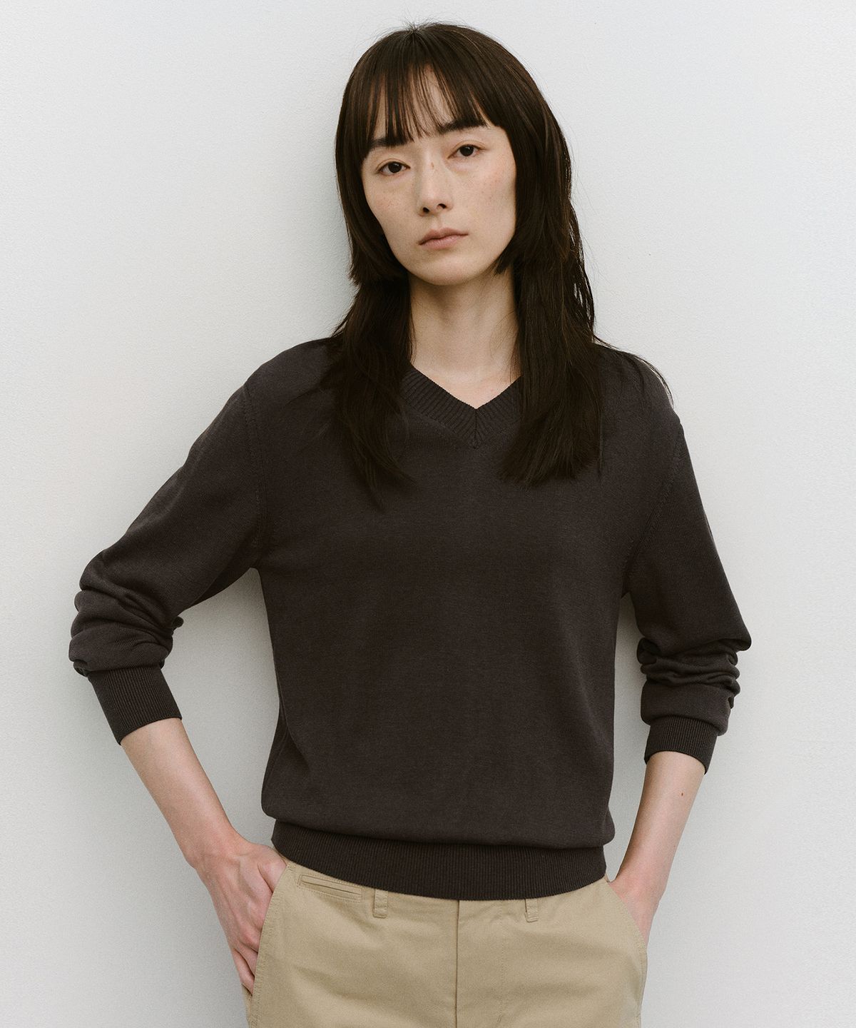 어나더오피스 우먼(ANOTHER OFFICE WOMEN) W. Current Silk V-neck Knit (Pewter)