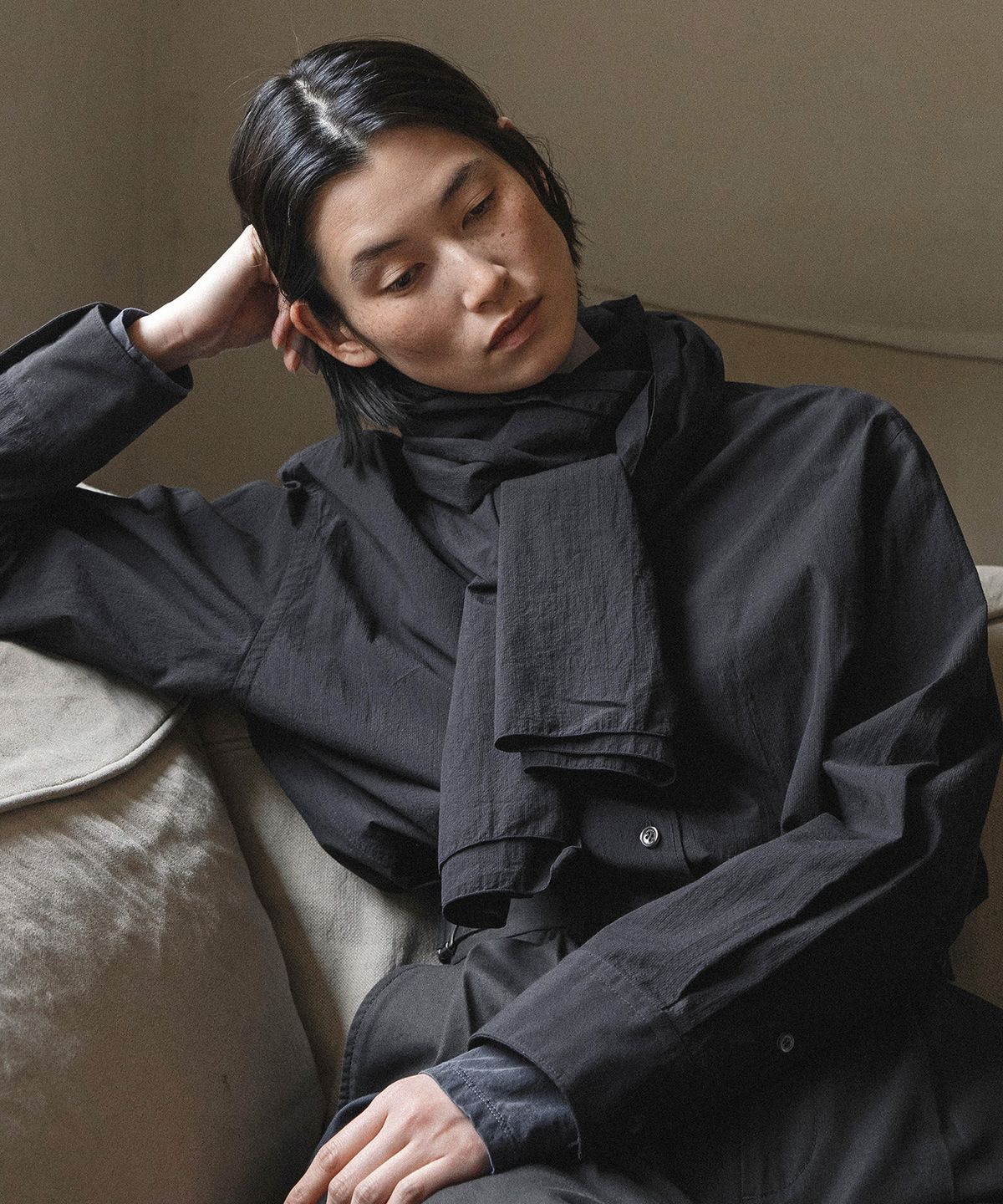 어나더오피스 우먼(ANOTHER OFFICE WOMEN) W. Zephyr Washed Scarf (Nautical Black)