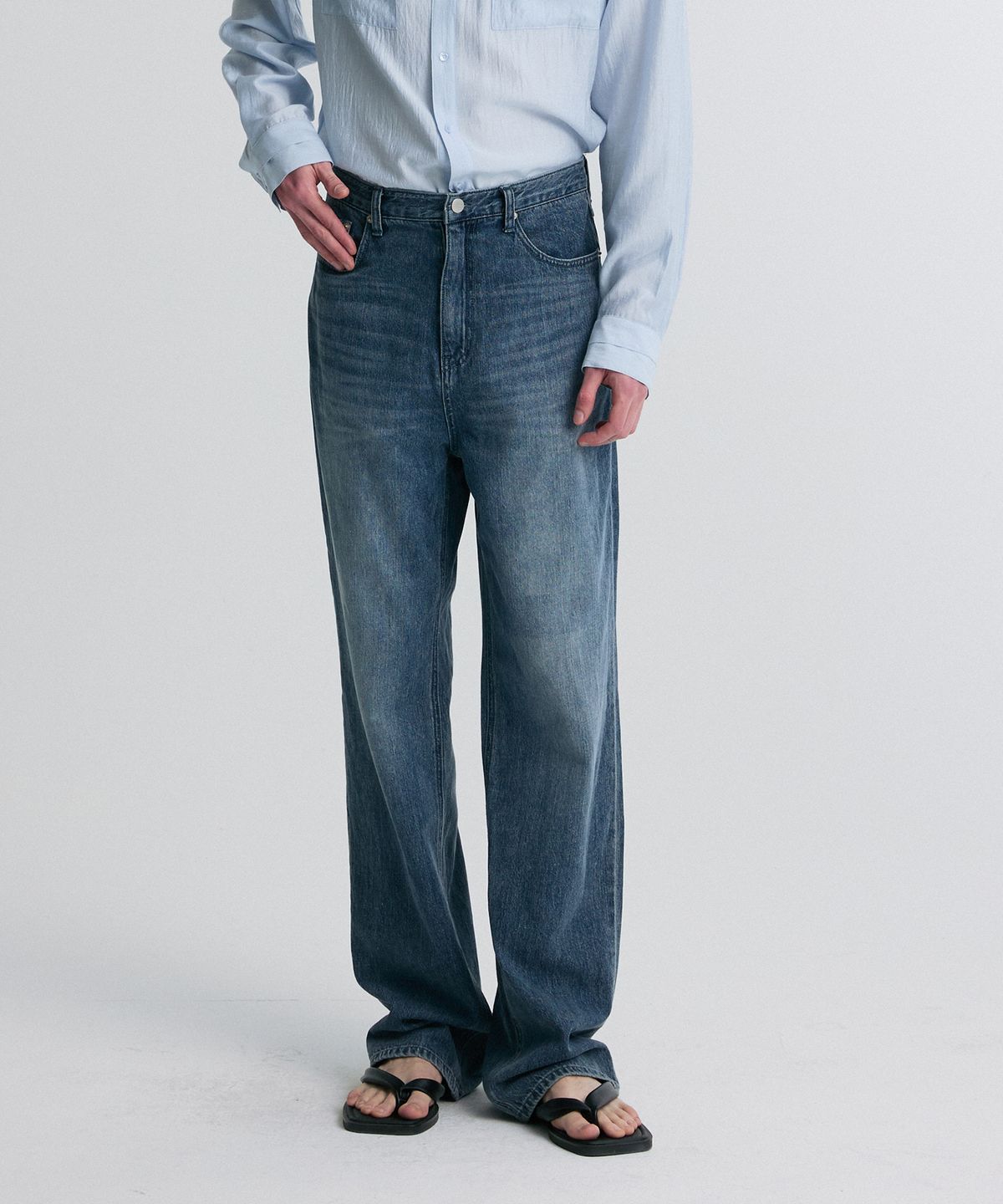 리이 맨(RERHEE MEN) SOFT FADE WASHED DENIM PANTS