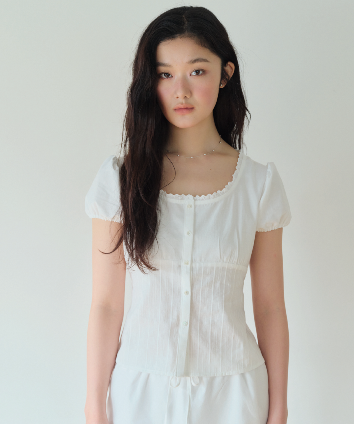 홈바디띵즈(HOMEBODY THINGS) Lace Puff Blouse (WHITE)