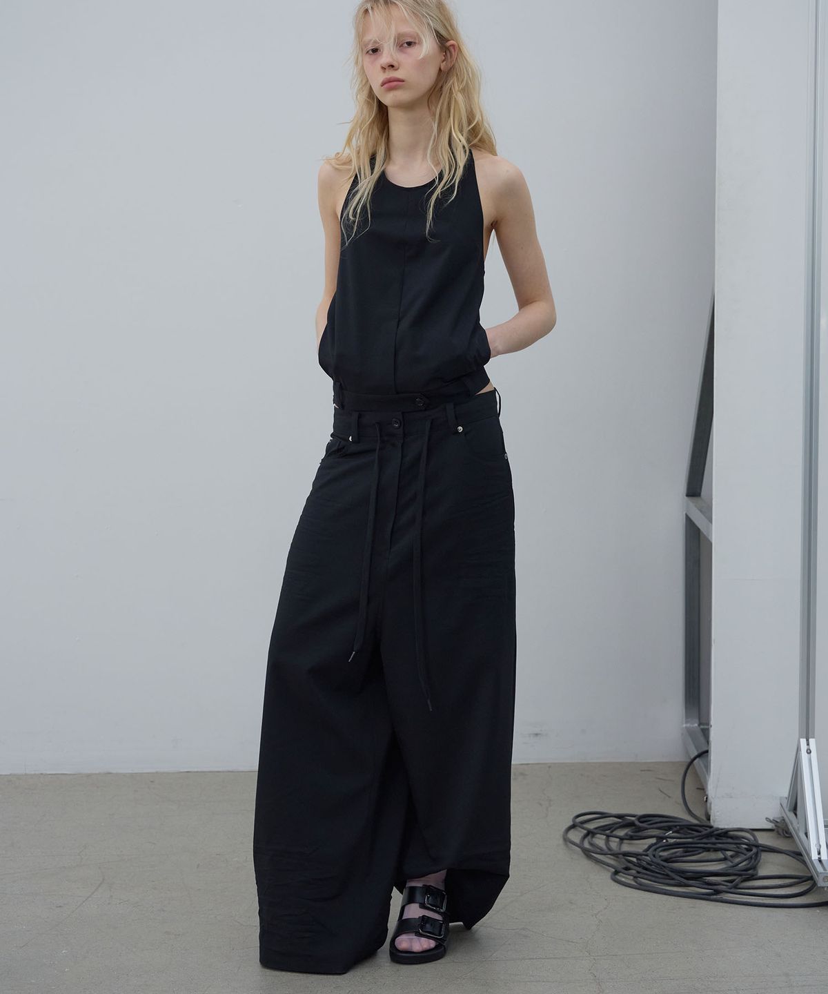 엘씨디씨티엠(LCDC™) CRINKLE DETAIL WIDE TROUSERS (BLACK)