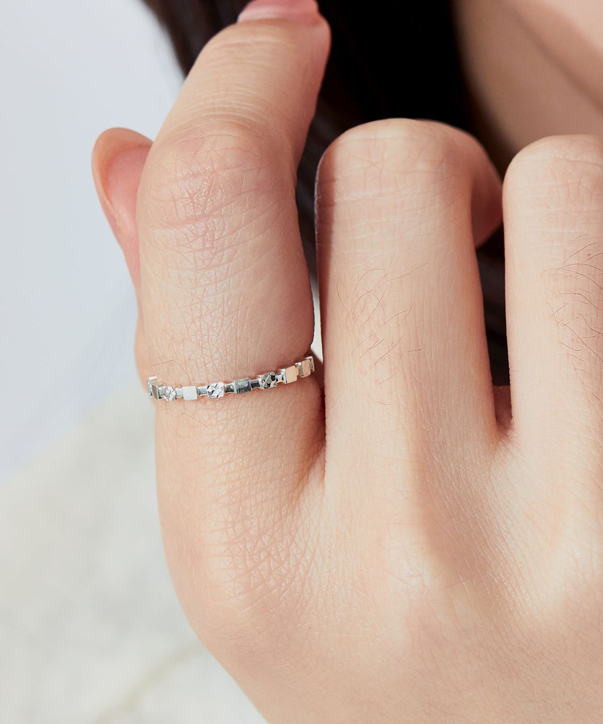 엘렌쥬얼리(HELENE JEWELRY) 925 실버 브릿지 스퀘어 컷팅 미스 링 은 반지