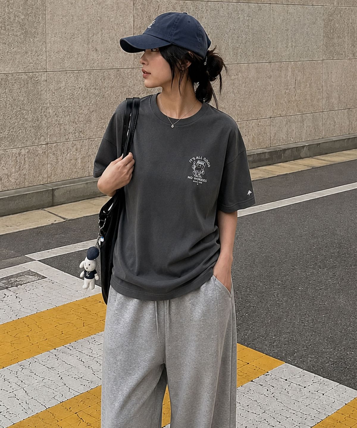 언리미트(UNLIMIT) NO WORRIES TEE (U26BTTS614)