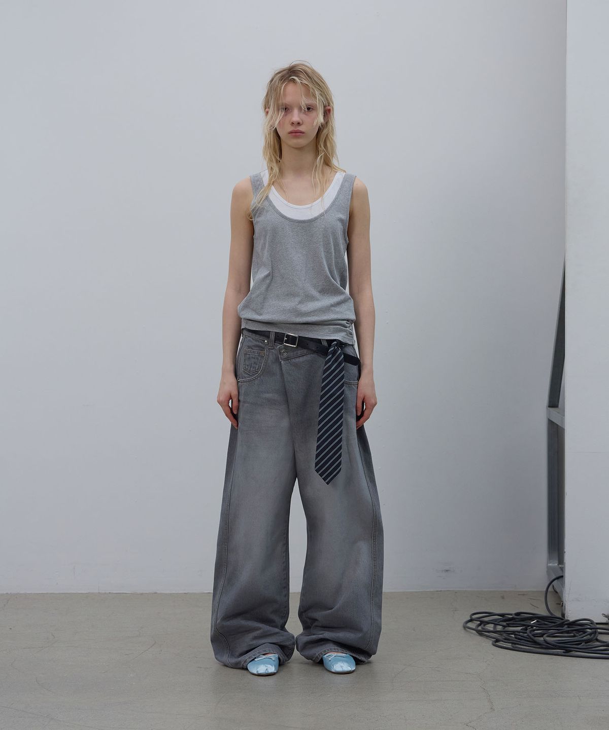 엘씨디씨티엠(LCDC™) SHAPED HEM TANK TOP (MELANGE GREY)