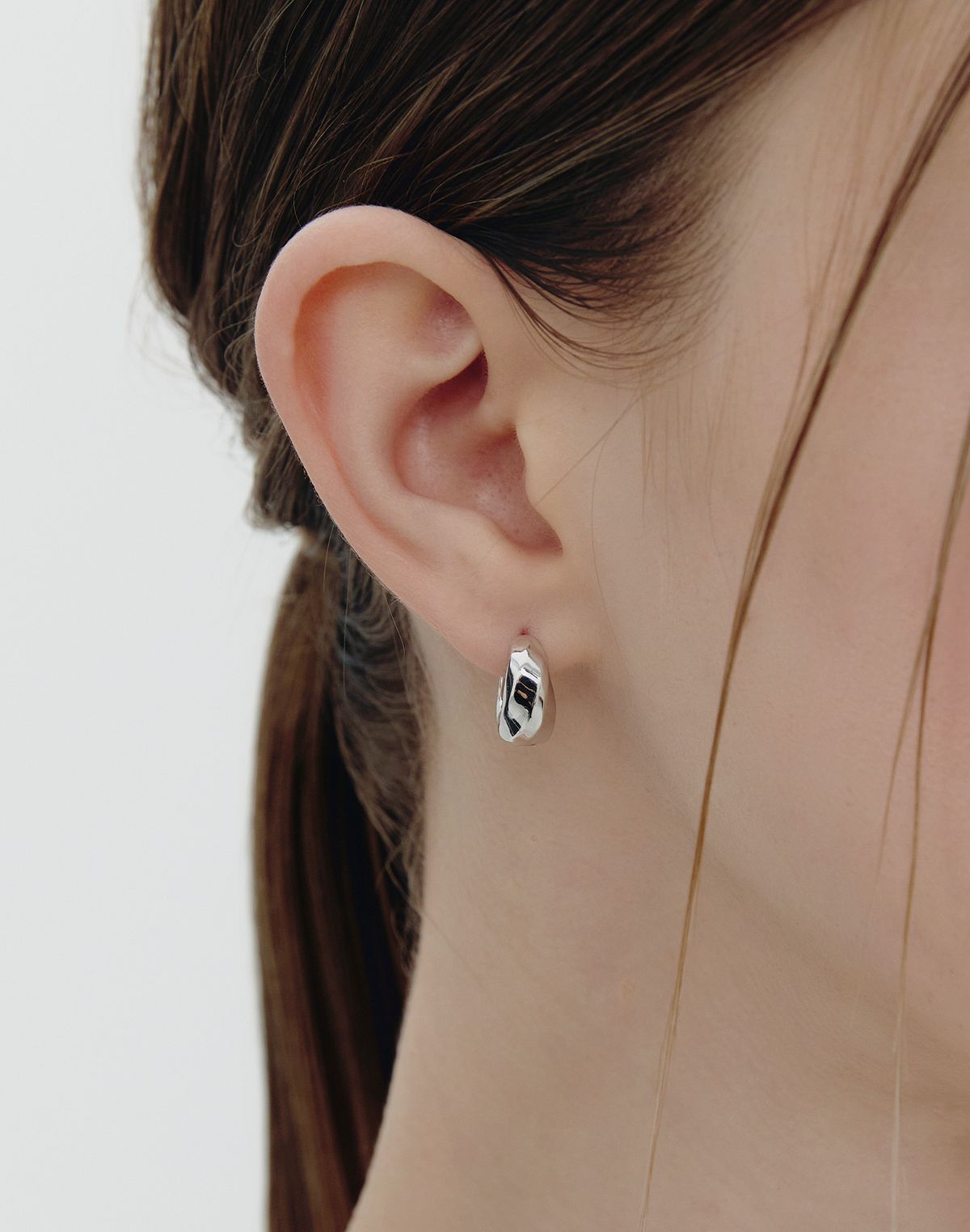 이에르로르(HYERES LOR) 트루비온 (W) 원터치 귀걸이 HL6E63602WBXXX
