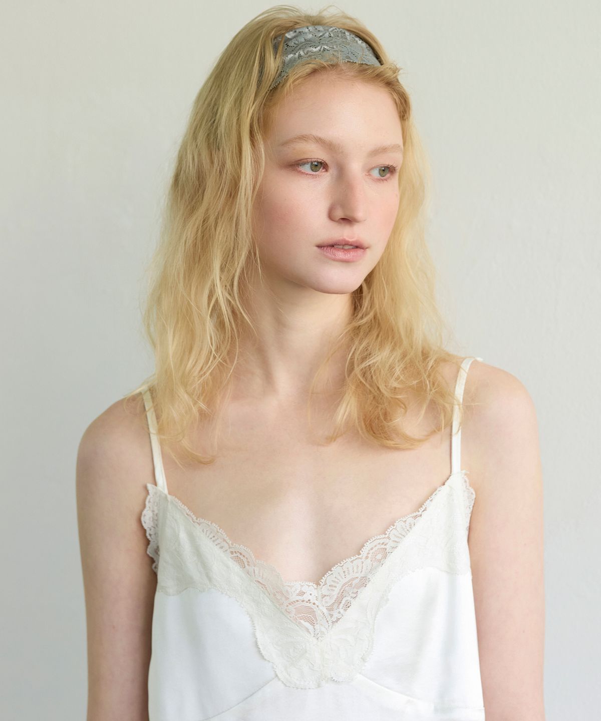 아옵트(AOPT) LACE HAIR BAND - GRAY