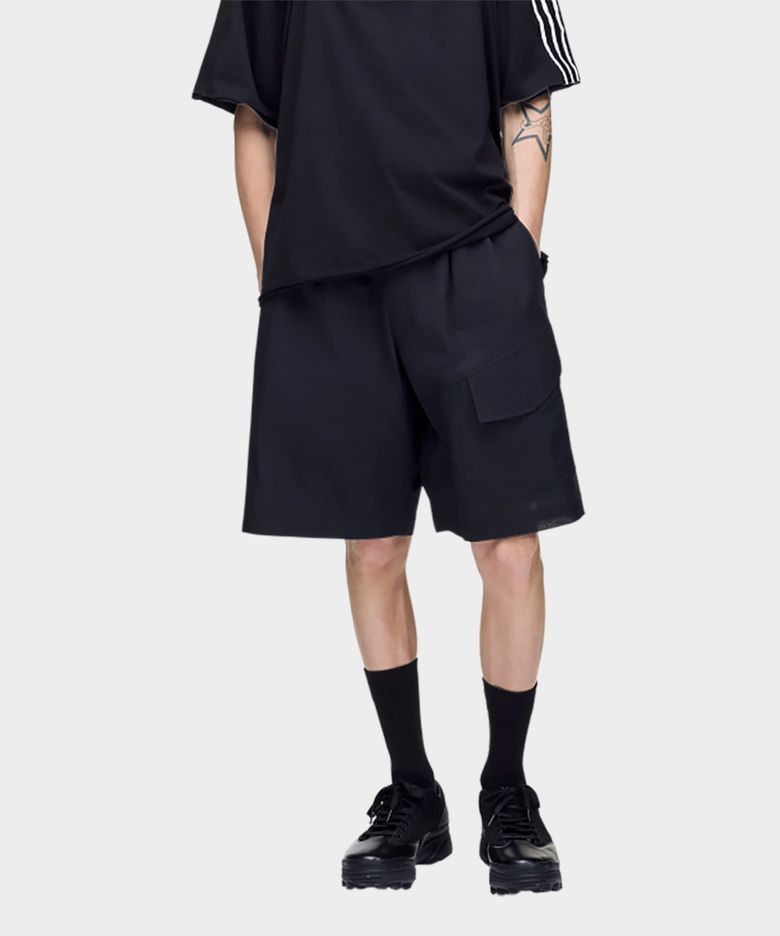 (M) 유틸리티 와이드레그 쇼츠 블랙 UT SHORTS BLACK