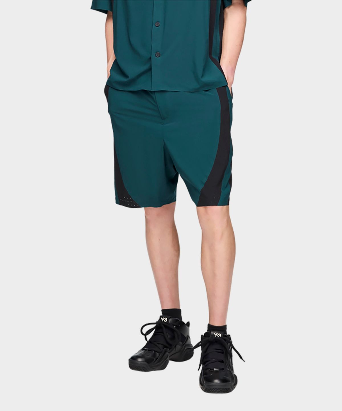 와이쓰리(Y-3) (M) 울트라라이트 우븐 쇼츠 그린 M LT WOV SHORT AURORA IVY