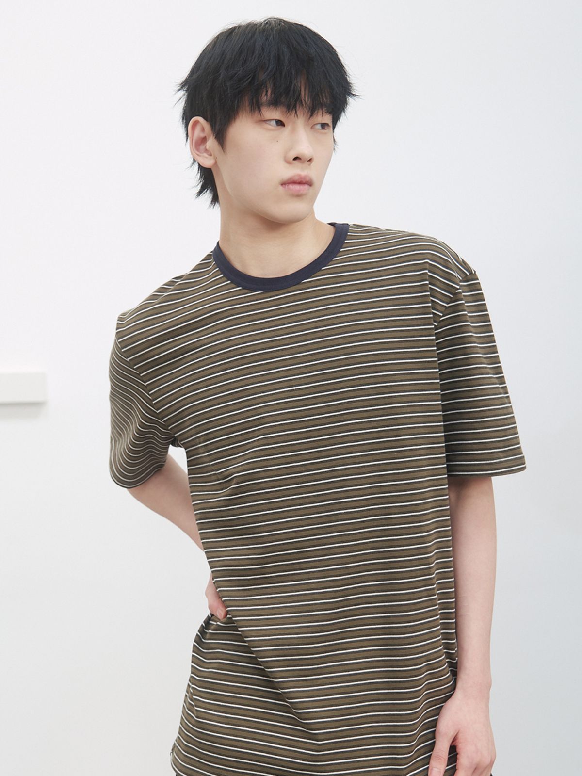 기준 맨(KIJUN MEN) Soft Border Tee Khaki