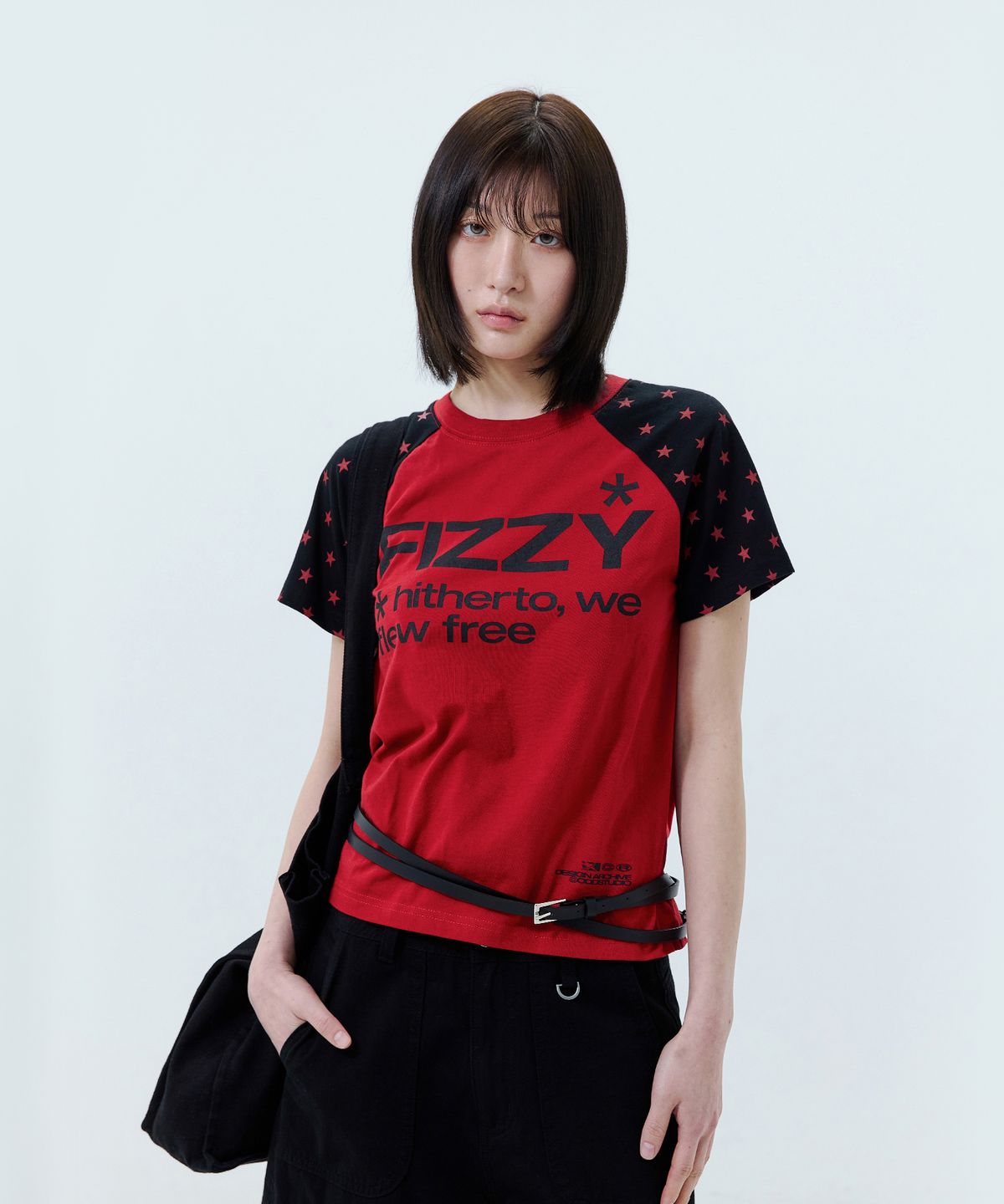 오드스튜디오(ODDSTUDIO) 스타 포인트 래글런 티셔츠 - MAROON RED / BLACK