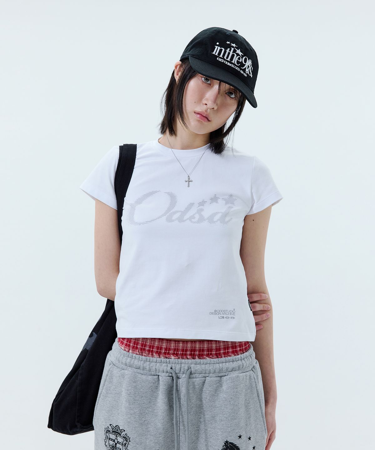 오드스튜디오(ODDSTUDIO) Odsd 아스키 캡소매 티셔츠 - WHITE