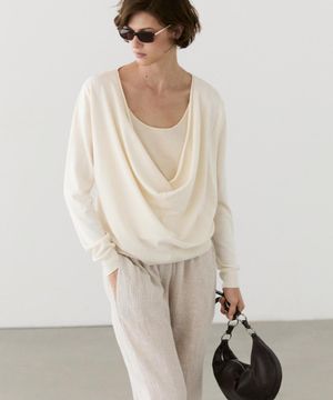 코튼 드레이프넥 니트 스웨터