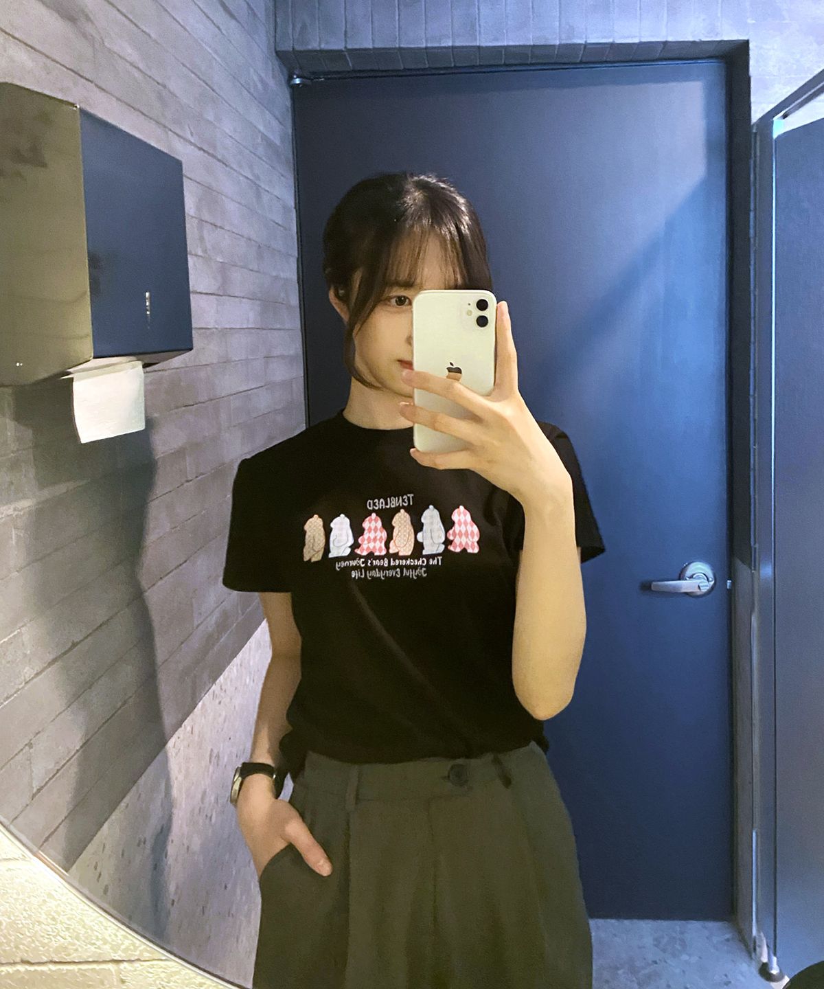 텐블레이드(TENBLADE) 체커드 베어 그래픽 티셔츠 (2컬러)