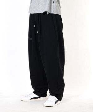 에센셜 커브드 스웻 팬츠 (블랙)