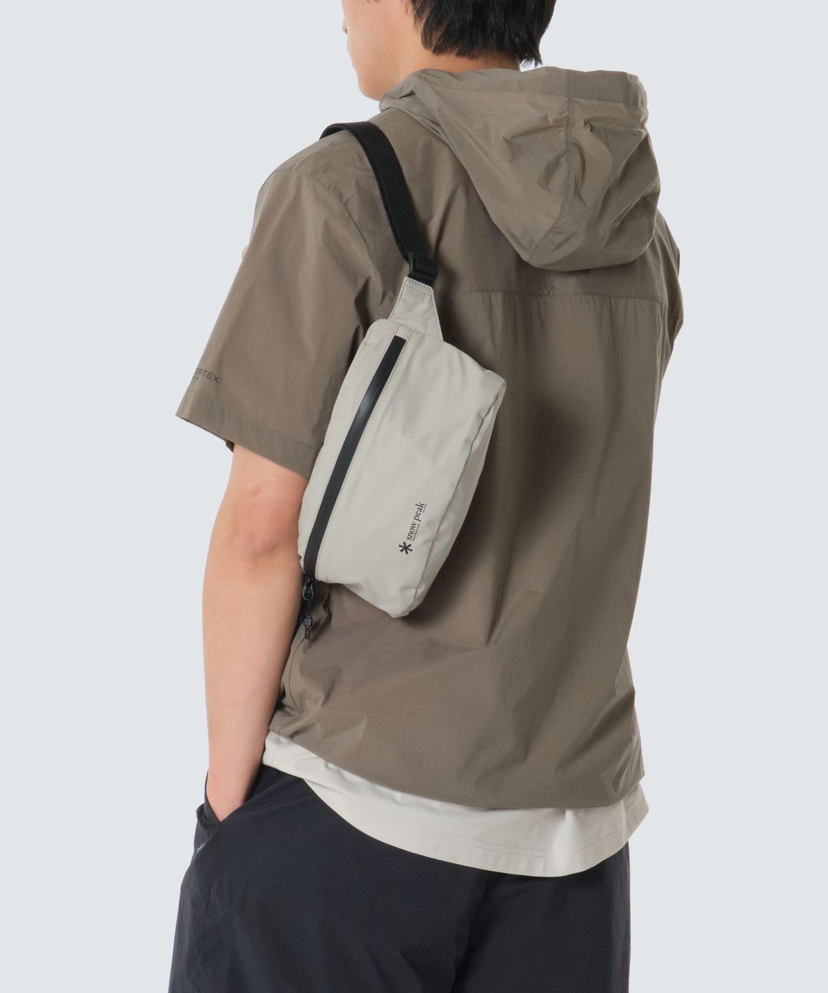 스노우피크 어패럴(SNOWPEAK APPAREL) 퍼텍스 경량 크로스백 2.5L (S26MUTCB03) Gray