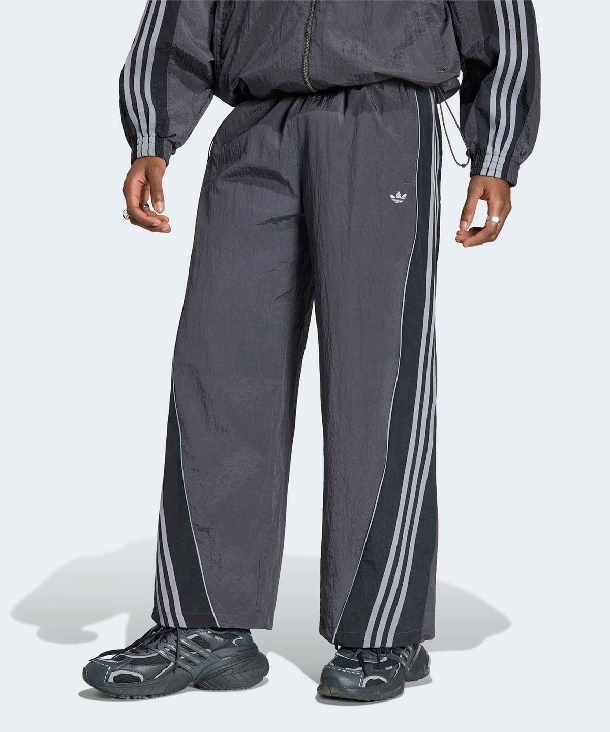 아디다스(ADIDAS) 아딜레늄 시즌 5 트랙 팬츠 - 블랙 / KX4833