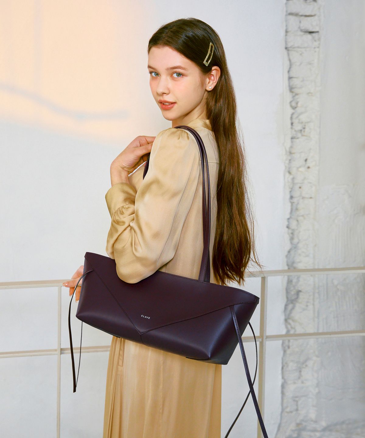 끌라베(CLAVE) 시에나 버건디 토트백 (SIENNA Brurgundy Tote Bag)